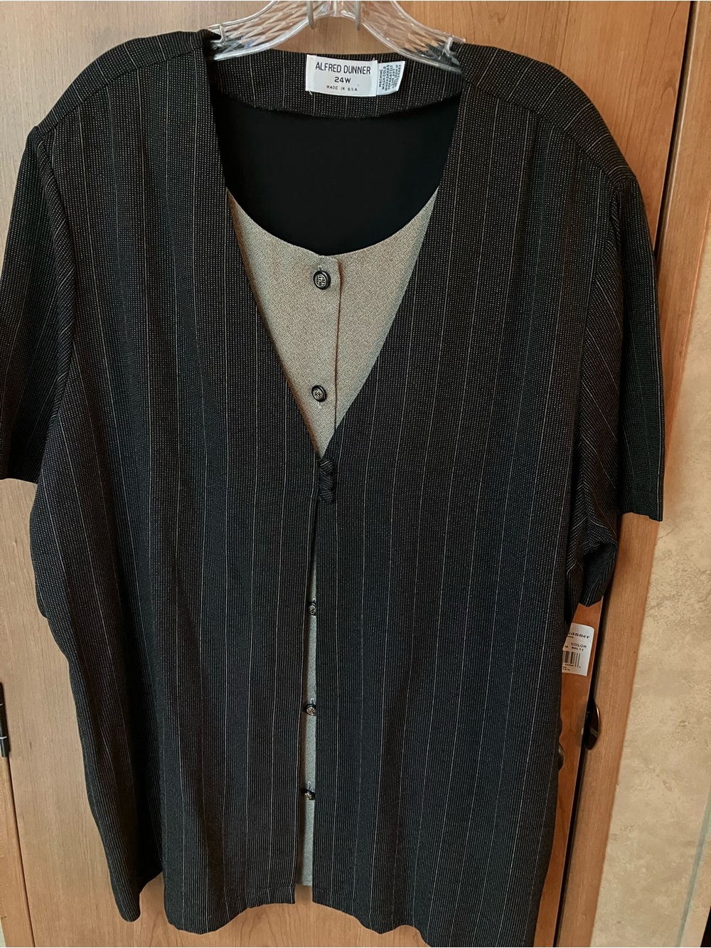 Alfred Dunner New with Tag Gray and Tan Pinstripe Short-Sleeve Cardigan Sz 24W